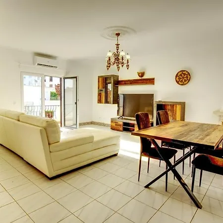 Townhouse In *