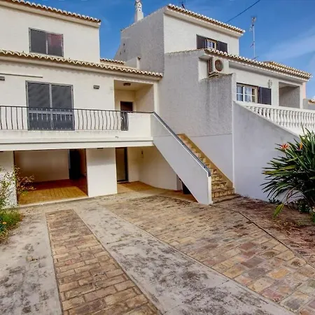 Townhouse In * 쿼테이라