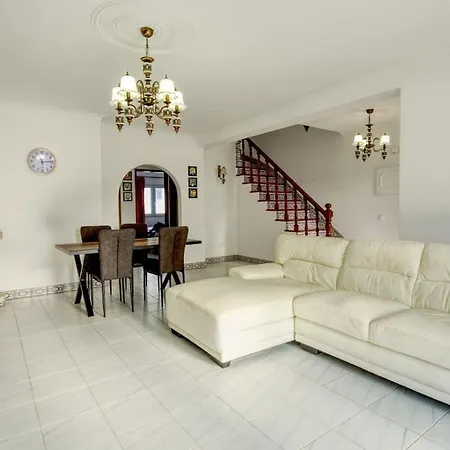 Townhouse In * كوارتيرا