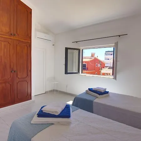 Townhouse In Βίλα *